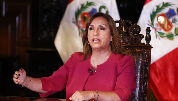 Dina Boluarte: “Desde acá le digo al señor Petro que se dedique a gobernar Colombia”.