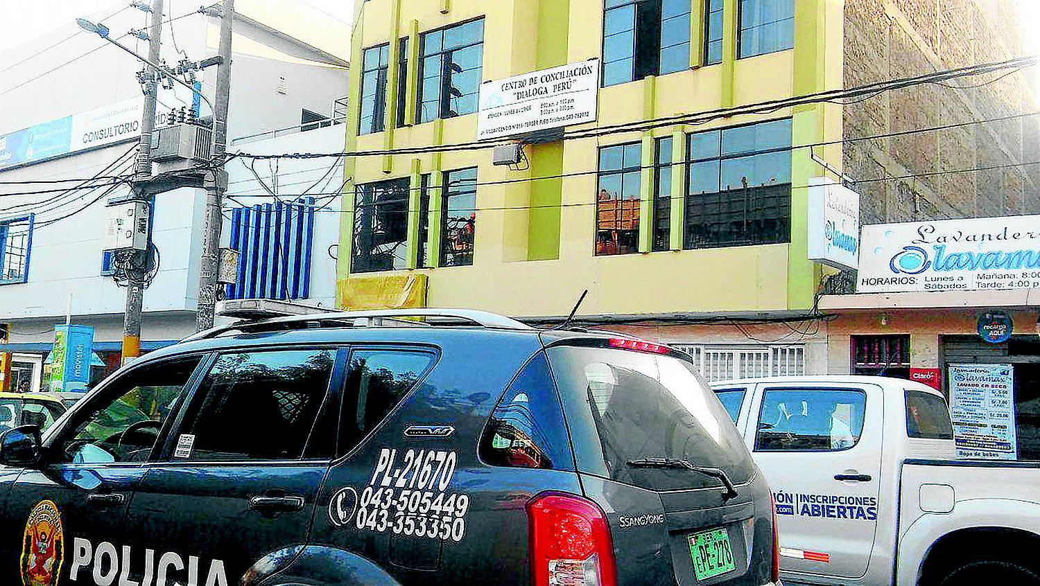 Hampones con pasamontañas roban más de medio millón de soles de céntrico edificio 