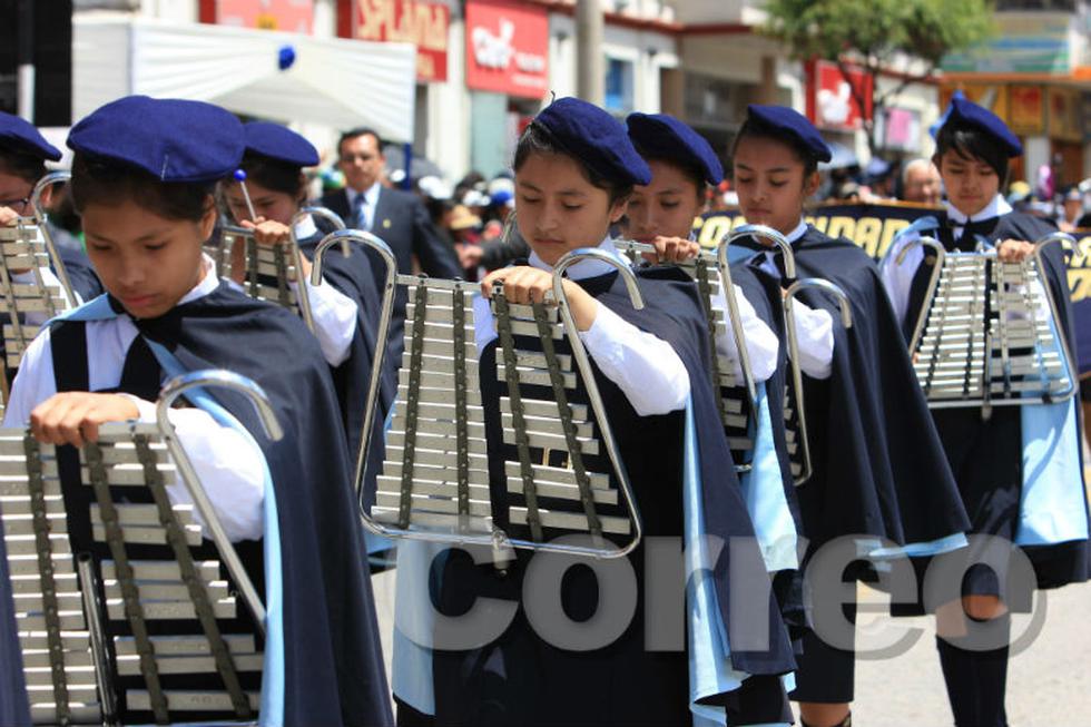Colorido desfile engalana calles de Huancayo (FOTOS) 