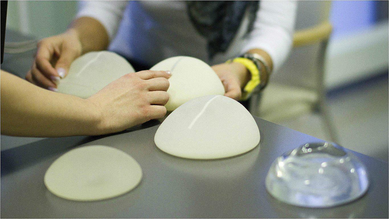 9 muertes por extraño cáncer relacionado a implantes mamarios