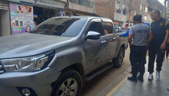 Policía intervino una camioneta que sería de propiedad de la Municipal Provincial de Pachitea, que estaría trasladando a simpatizantes del Movimiento Regional Mi Buen Vecino en la provincia de Ambo, Huánuco./ Foto: Cortesía
