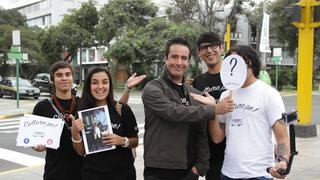 Cultura PE: Carlos Carlín se sube a los buses a enseñar historia del Perú (VIDEO)