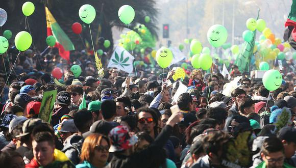 Chile: Miles marcharon a favor autocultivo y libre uso de la marihuana