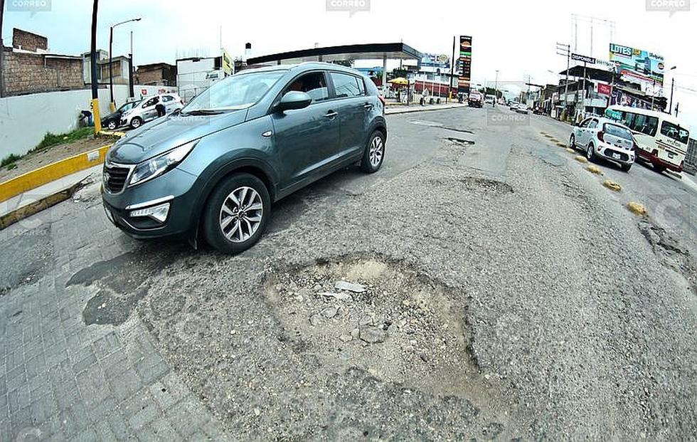 Calles con huecos se convierten intransitables en Arequipa (FOTOS)