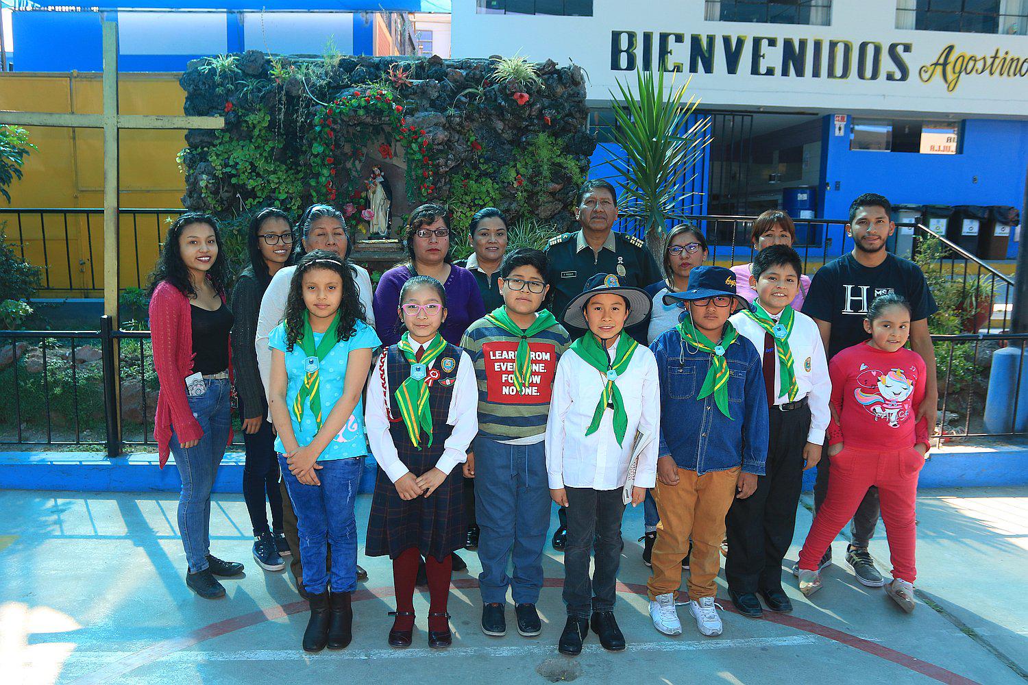 Colegio 7 de Agosto difunde importancia de vías limpias para el Corso de la Amistad