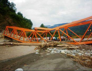 Buscan a responsables de colapso de puente