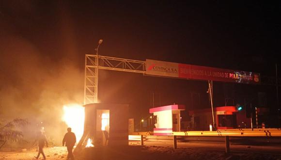 Incendian cabinas de peaje en la carretera Panamericana Sur en Tacna. (Foto: Difusión)