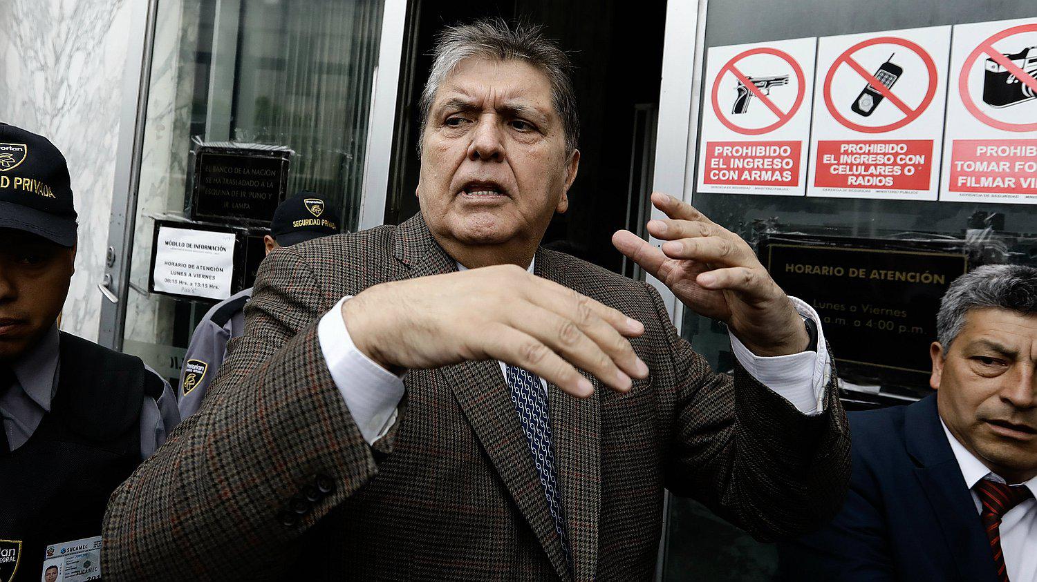 Alan García: Poder Judicial dicta impedimento de salida del país por 18 meses en su contra (VIDEO)