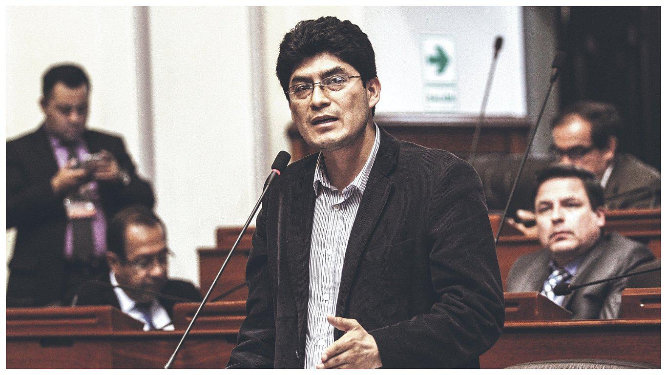 Plantean investigar a Rogelio Tucto por proponer indulto a Abimael Guzmán