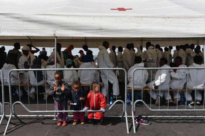 Roma: ​150 inmigrantes esperan en un campamento ser realojados