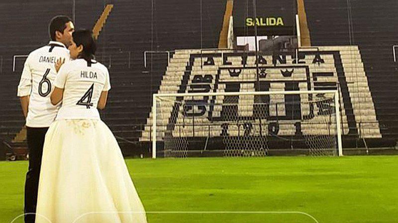 Pareja hincha de Alianza Lima cumplió sueño con sesión de fotos en el Estadio de Matute (FOTOS)