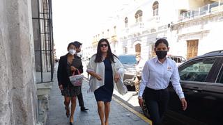 Gobernadora de Arequipa les aumenta el sueldo a sus ayudantes
