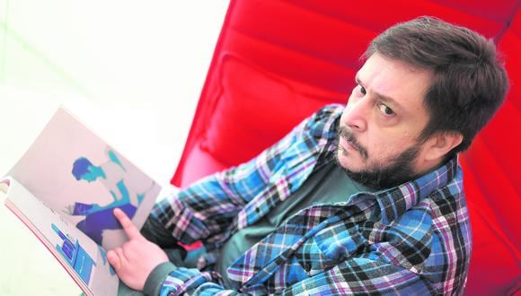 Conversamos con el fundador y director de la revista Orsai, quien leerá cuentos en la próxima Feria Internacional del Libro de Lima 2022