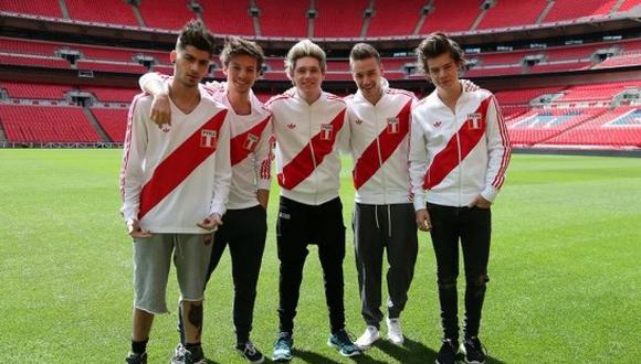 One Direction: Integrantes lucieron camisetas de la selección