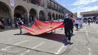 Estudiantes de la Unsch salen en protesta y exigen a las autoridades la atención a sus demandas