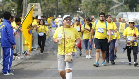 ​Miles participan de maratón por visita del papa Francisco (VIDEO)
