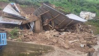 Lluvias afectan gravemente a Querco, 120 personas se desplazan por temor a que se caiga el cerro