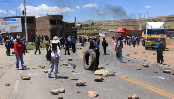 Ayacucho: Pobladores bloquean única vía de ingreso