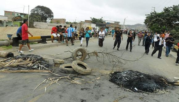 Bloquean carretera en Zorritos en protesta contra comuna del sector