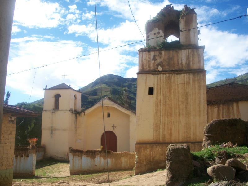 Destruyen atrio y torre de iglesia colonial de 300 años