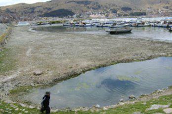 "Compuerta provoca que el Titicaca se esté secando"