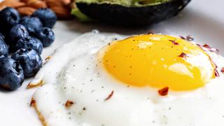 Trucos de cocina para quitar el olor a huevo de tus platos y utensilios 