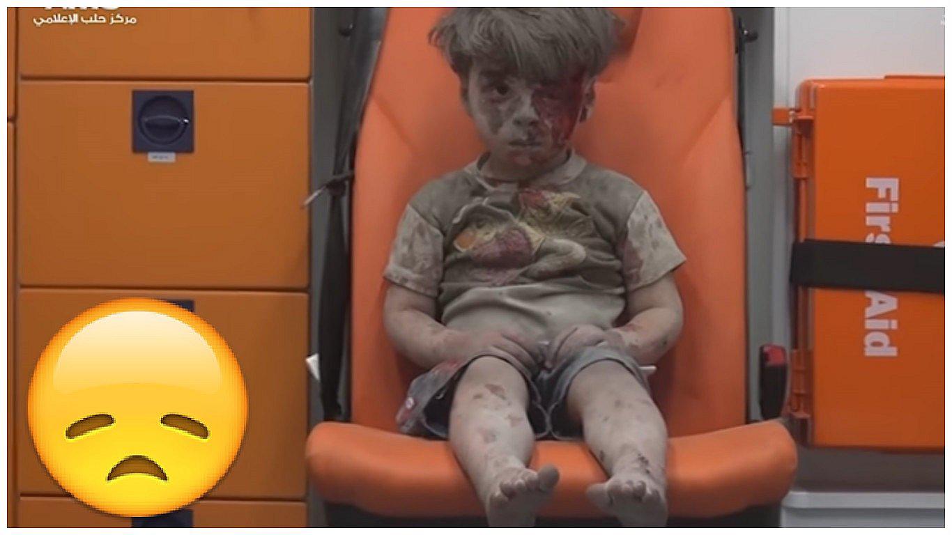 El triste presente de Omran, niño símbolo de la guerra en Siria (VIDEO)