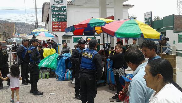 Desorden en feria por To-dos los Santos debido a comerciantes
