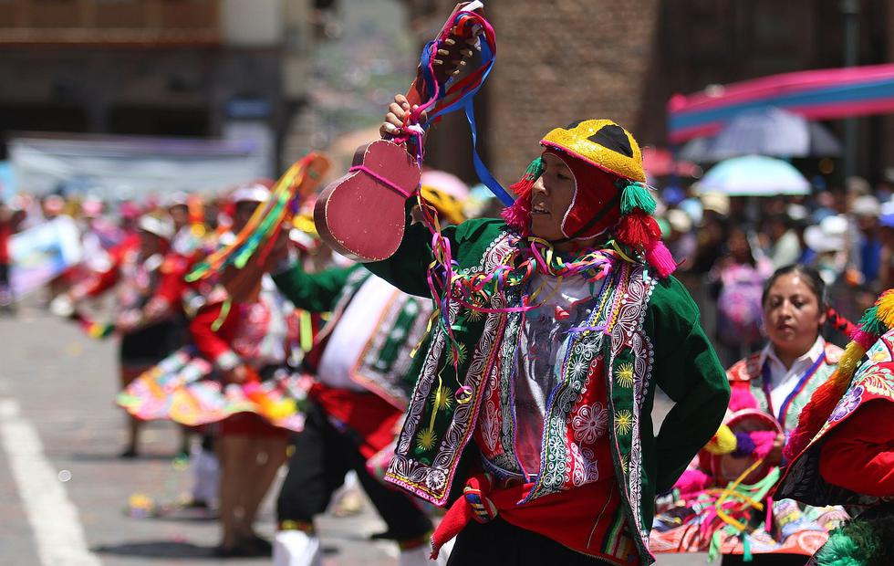 Cusqueños y turistas celebraron así el último día de Carnavales (FOTOS)