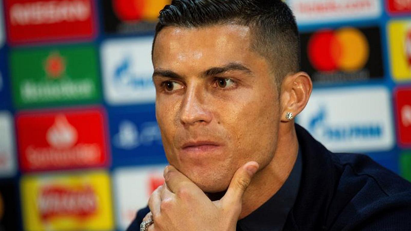 Cristiano Ronaldo presumió lujoso reloj valorizado en 2 millones de euros (FOTOS)