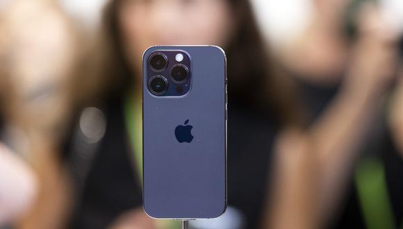 En las semanas siguientes de que se habilitara la venta del dispositivo de Apple, las versiones del iPhone 14 Pro y Pro Max han sido las más demandadas por los usuarios en todo el mundo. (Foto: AFP)