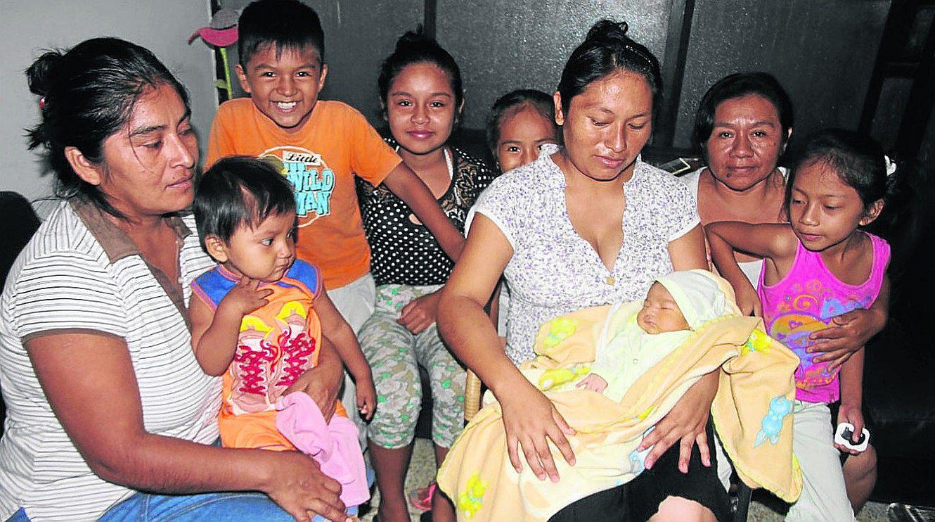 Piura: Damnificada da a luz a un hermoso bebé