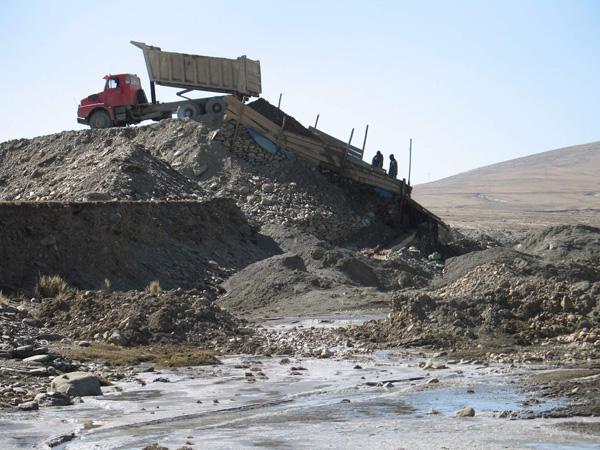 Sunat administrará bienes incautados a minería ilegal