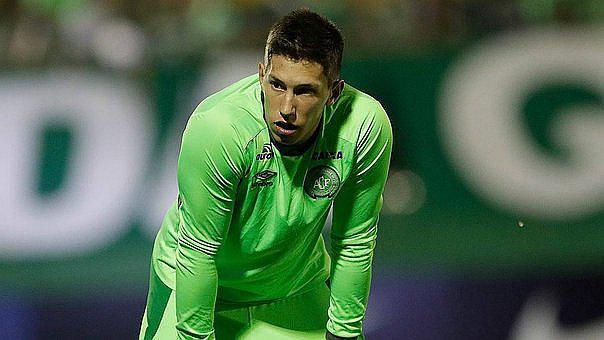 Chapecoense: Arquero Follman superó con éxito cirugía a columna vertebral