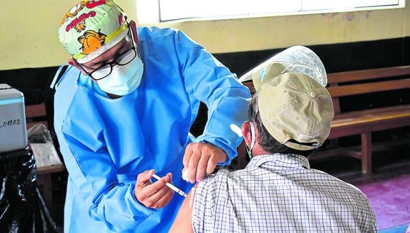 La Diresa informó que hoy se reinicia la inmunización contra el COVID-19 con la primera y segunda dosis a los mayores de 18 años en Piura.