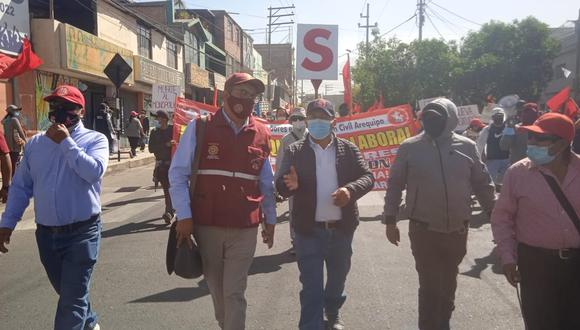El prefecto de Arequipa, Yeremy Torres, defiende a Pedro Castillo