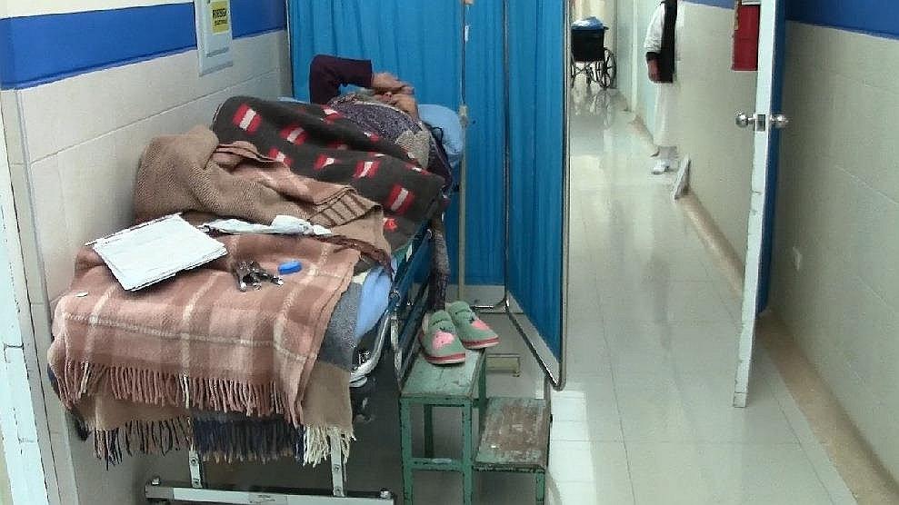 ​Partos son atendidos en pasillo de hospital EsSalud de Juliaca