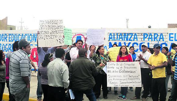 Protestan contra "golondrinos" en Paracas
