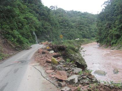 Ucayali: Lluvia afecta carretera Federico Basadre