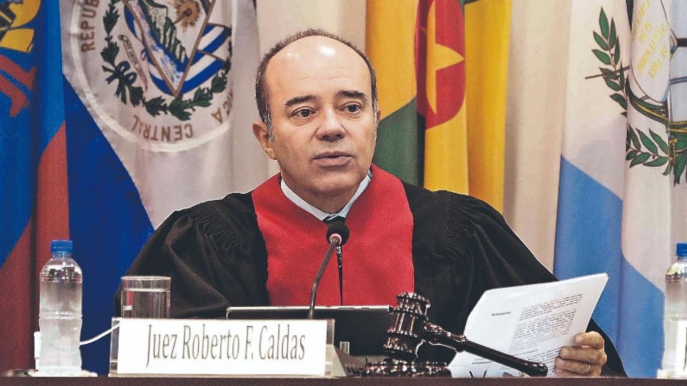 Juez de la Corte-IDH es acusado de acoso  y violencia doméstica