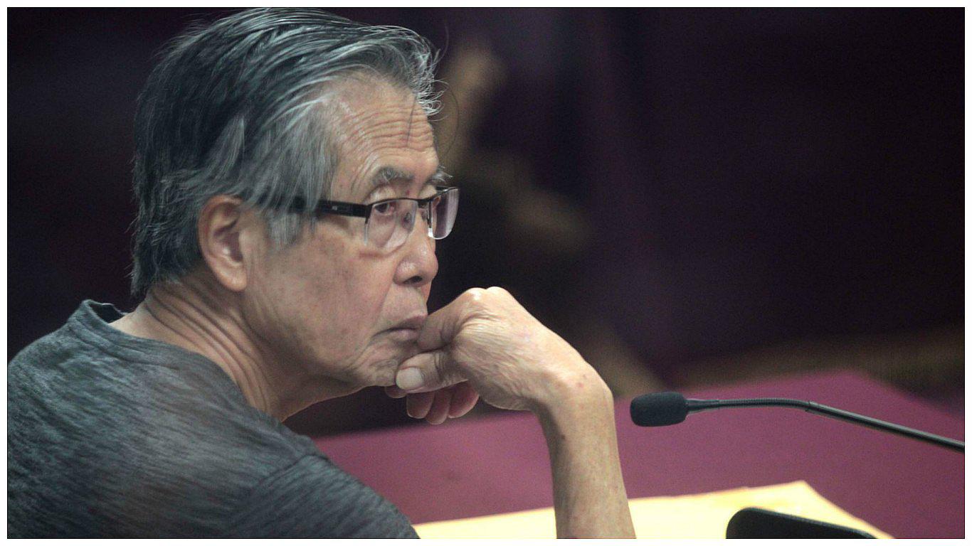 Alberto Fujimori regresa a penal de la Diroes tras recaída 