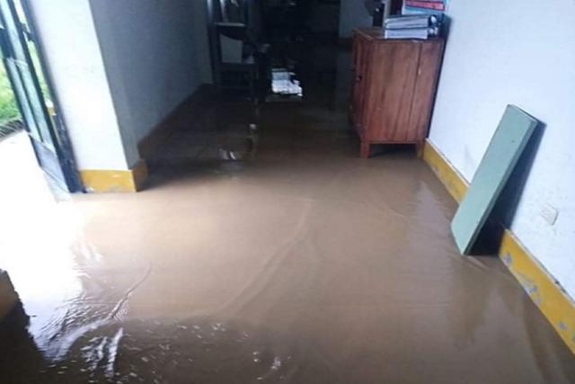 El centro de salud de Molinopampa también quedó inundado.  (Foto: Chachapoyas Noticias)