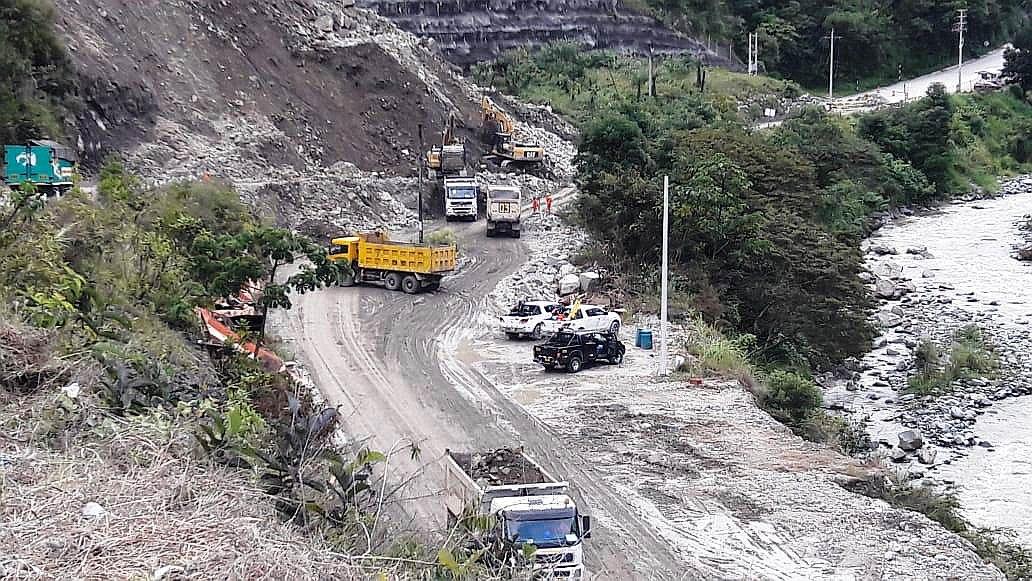 Estas son la vías bloqueadas tras deslizamiento de tierra y piedras en Junín