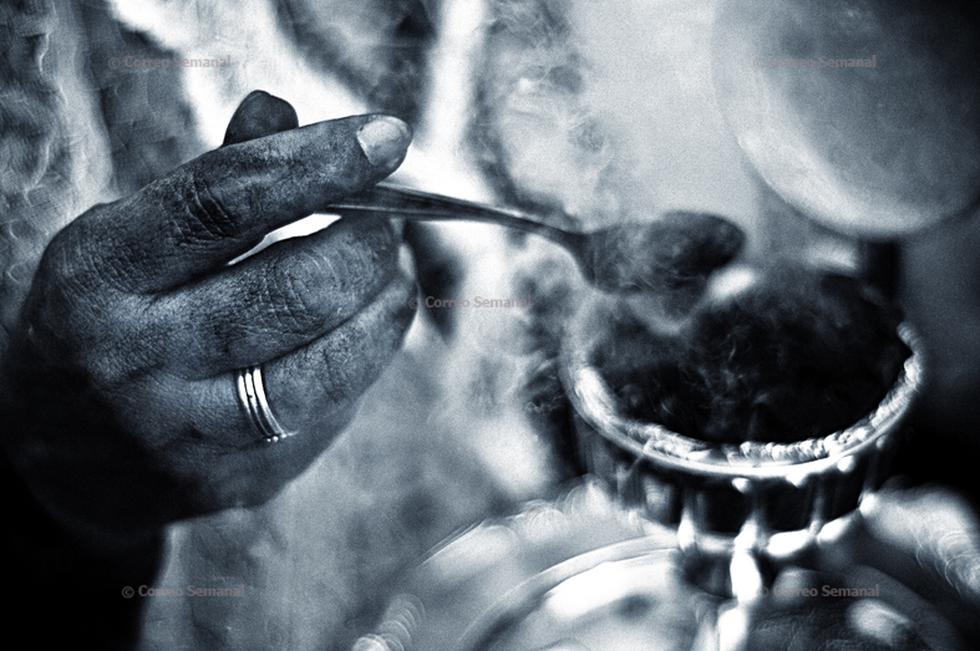 Sahumadoras y cantoras: las mujeres del Señor de los Milagros