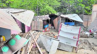 Piura: Casas llenas de agua y barro se empiezan a caer y familias piden ayuda