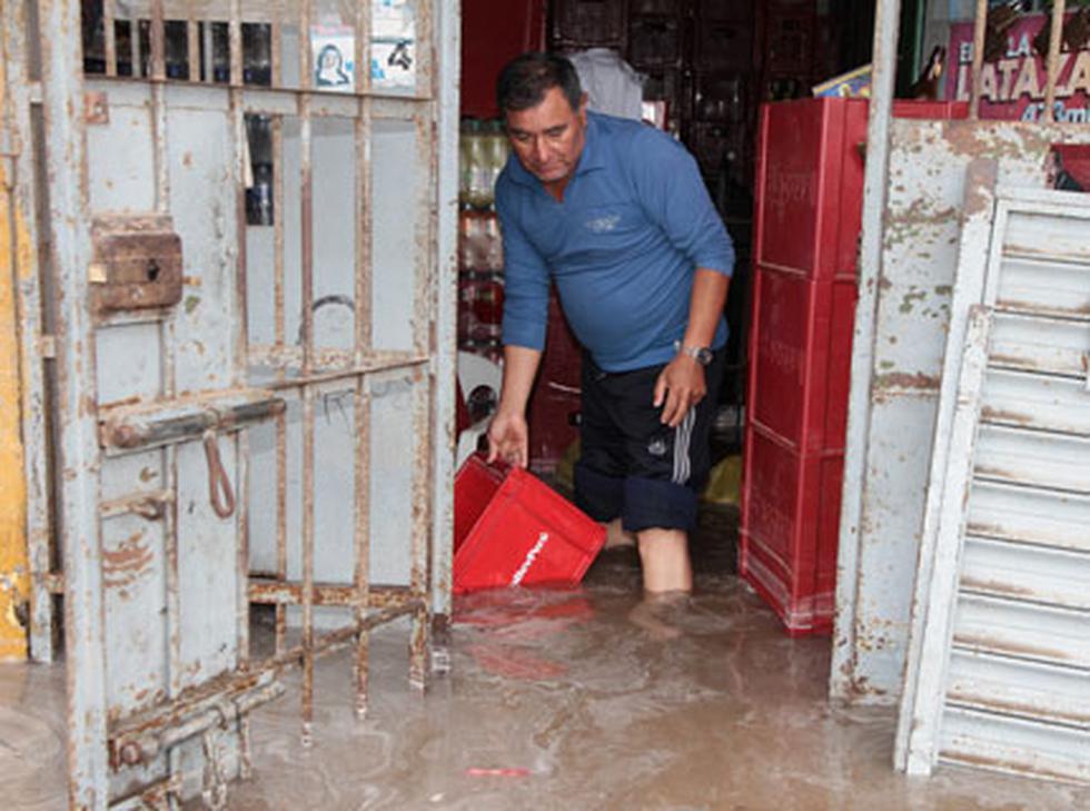 Entregarán indemnizaciones a afectados por inundación en VMT