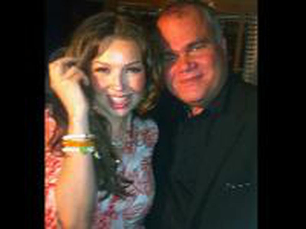 Thalía festeja ‘baby shower' con artistas