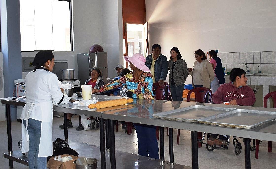 Discapacitados reciben cursos a fin de trabajar