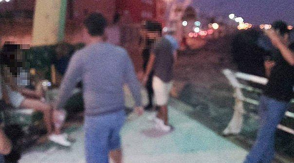 Chimbote: Serenos intervienen a pareja de jóvenes consumiendo marihuana 