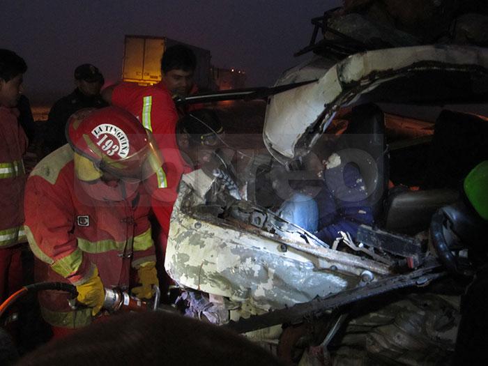 Independencia: 14 heridos deja choque entre combi y bus de transporte público 